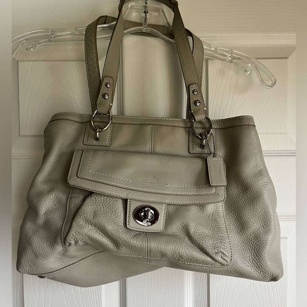Coach purse. Grey.